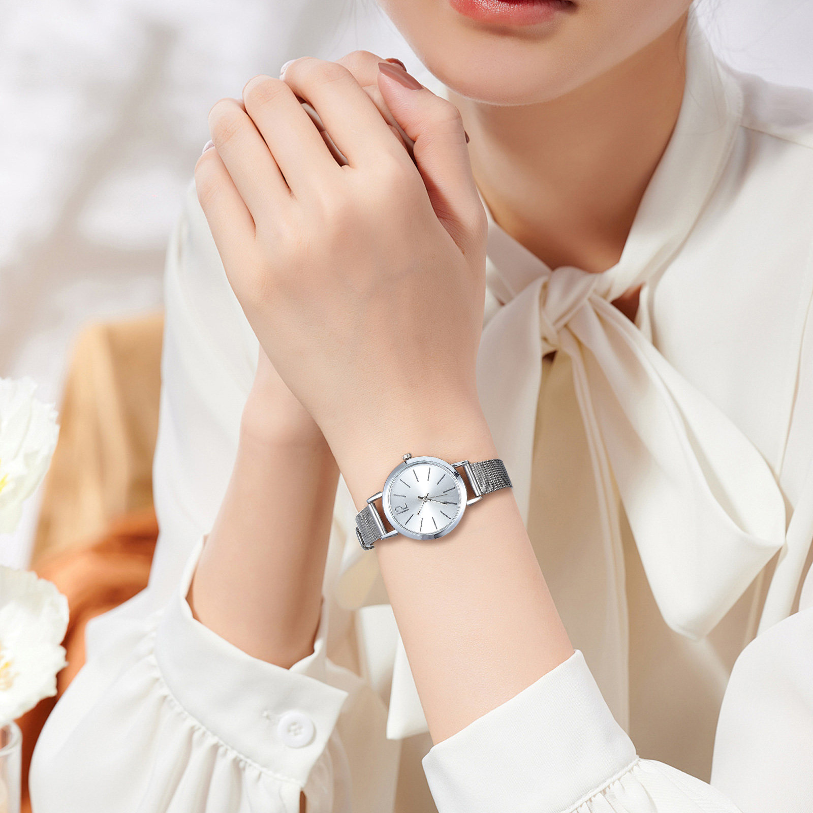 Luxury Watch Gift For Her - นาฬิกาข้อมือควอตซ์แฟชั่นสำหรับผู้หญิง สายตาข่าย ดีไซน์ทันสมัย หรูหรา ตัวเรือนโลหะผสม ของขวัญสำหรับเธอ