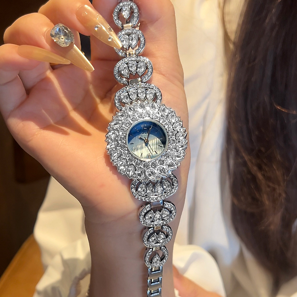UTHAI CQ443 แฟชั่นหรูหราสร้อยข - Luxury Watch For Sale บทวิจารณ์และราคา