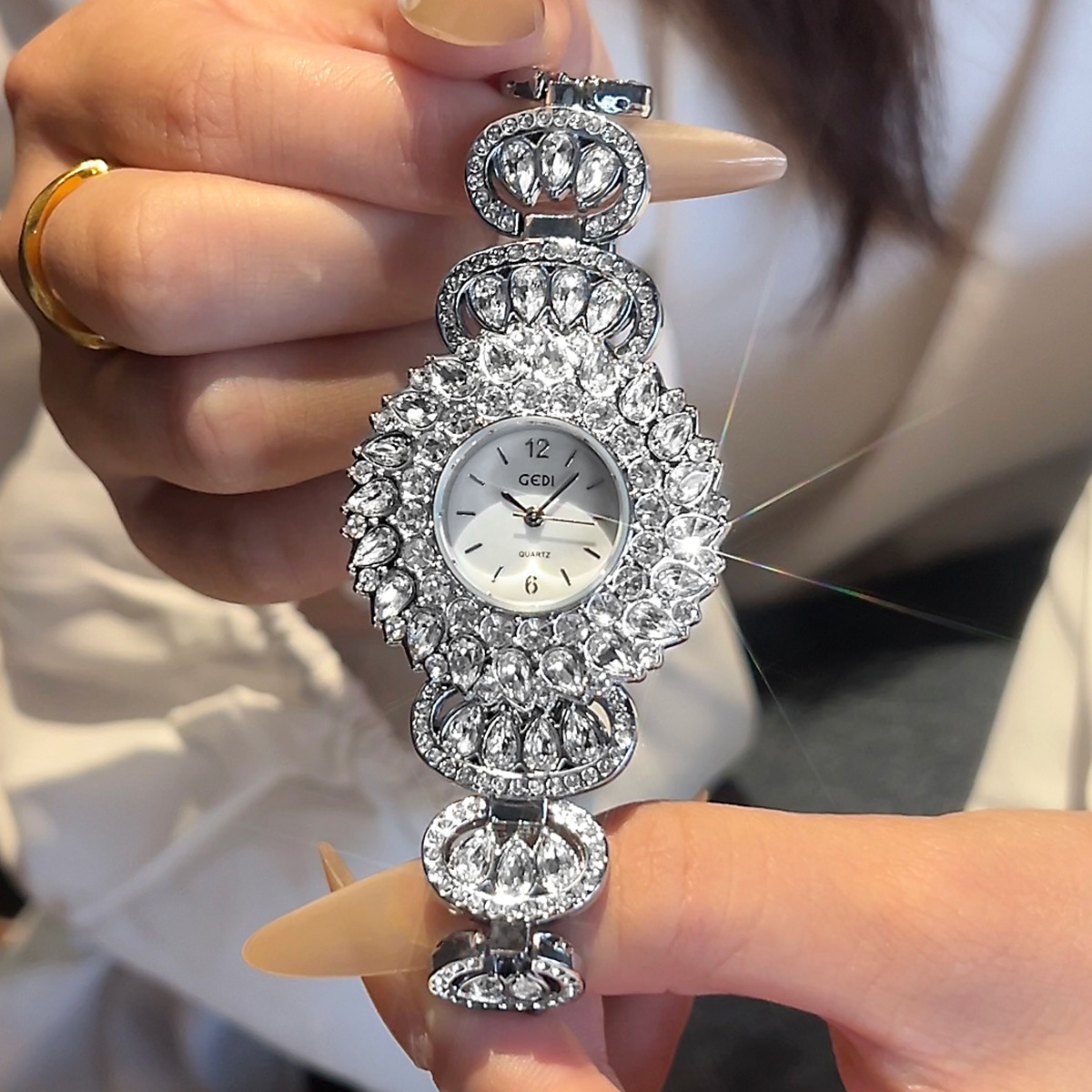 UTHAI CQ443 แฟชั่นหรูหราสร้อยข - Luxury Watch For Sale บทวิจารณ์และราคา