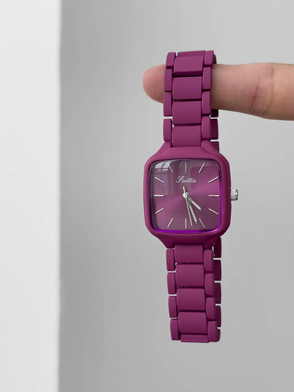 นาฬิกาข้อมือแฟชั่นสไตล์มินิมอล - Luxury Watch Square บทวิจารณ์และราคา