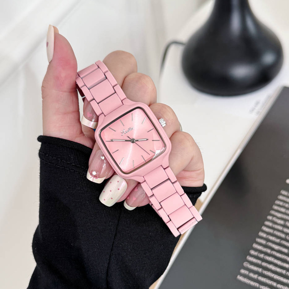 นาฬิกาข้อมือแฟชั่นสไตล์มินิมอล - Luxury Watch Square บทวิจารณ์และราคา