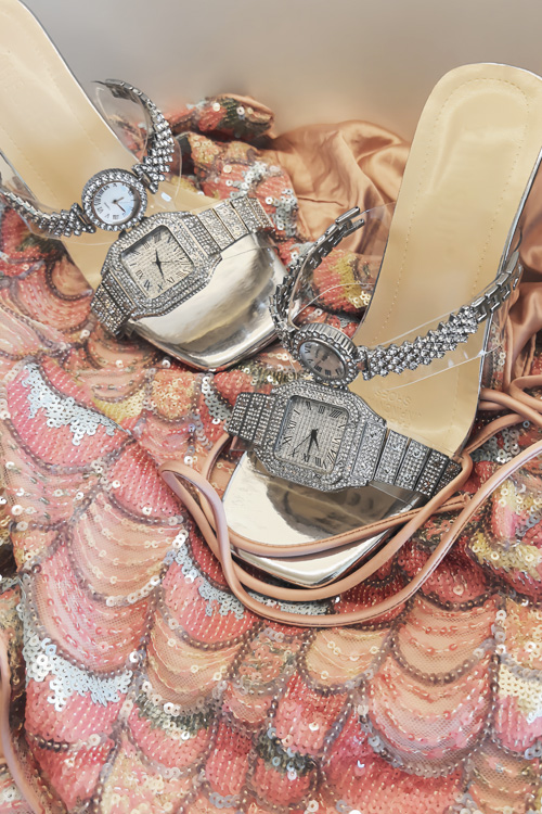 รองเท้าส้นสูงคริสตัลดีไซน์ดั้ง - Luxury Watch With Leather Strap บทวิจารณ์และราคา