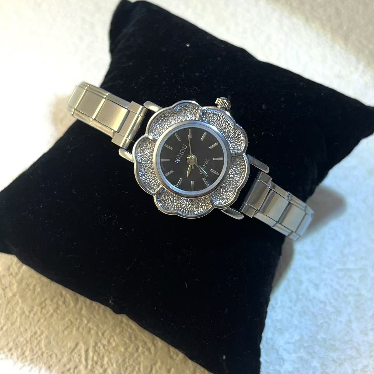 ผู้หญิงนาฬิกาควอตซ์ Zirconia ด - Luxury Watch Gift For Her บทวิจารณ์และราคา