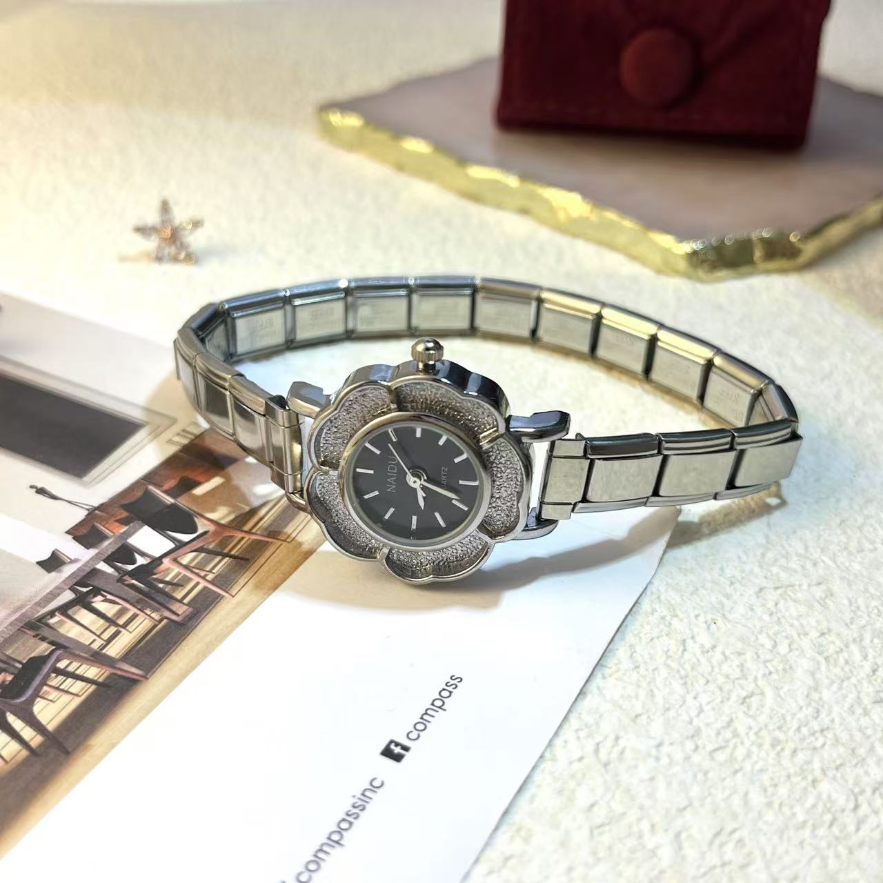 ผู้หญิงนาฬิกาควอตซ์ Zirconia ด - Luxury Watch Gift For Her บทวิจารณ์และราคา