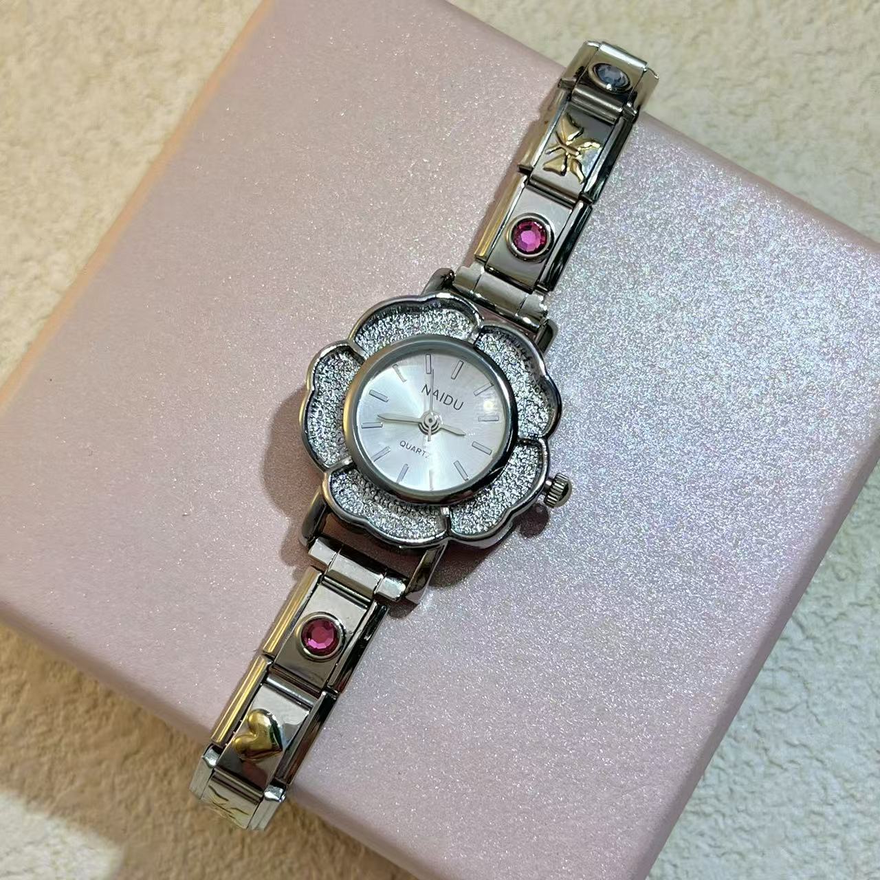 ผู้หญิงนาฬิกาควอตซ์ Zirconia ด - Luxury Watch Gift For Her บทวิจารณ์และราคา